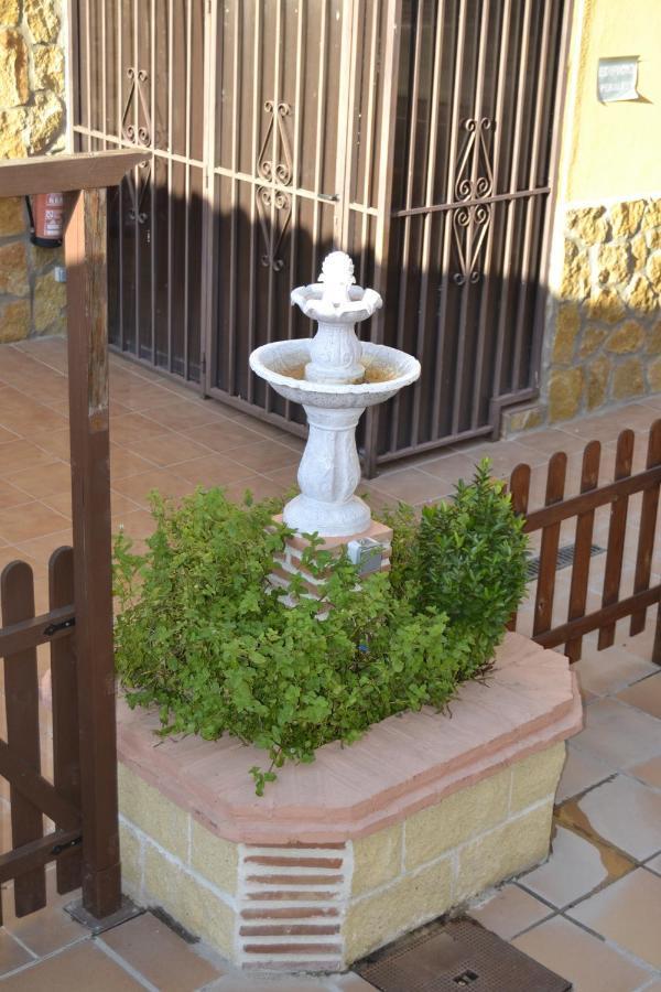 Apartamentos "Casa Rural De Aldea" Aldea del Fresno Екстер'єр фото