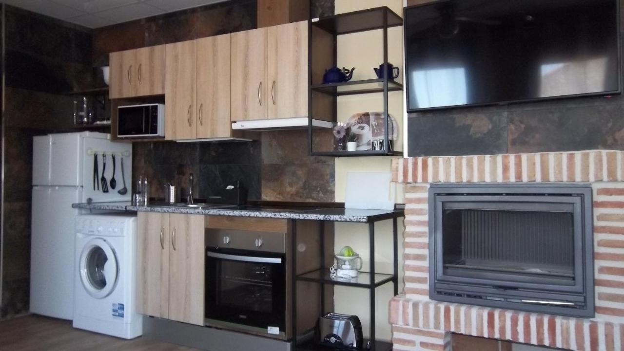 Apartamentos "Casa Rural De Aldea" Aldea del Fresno Екстер'єр фото