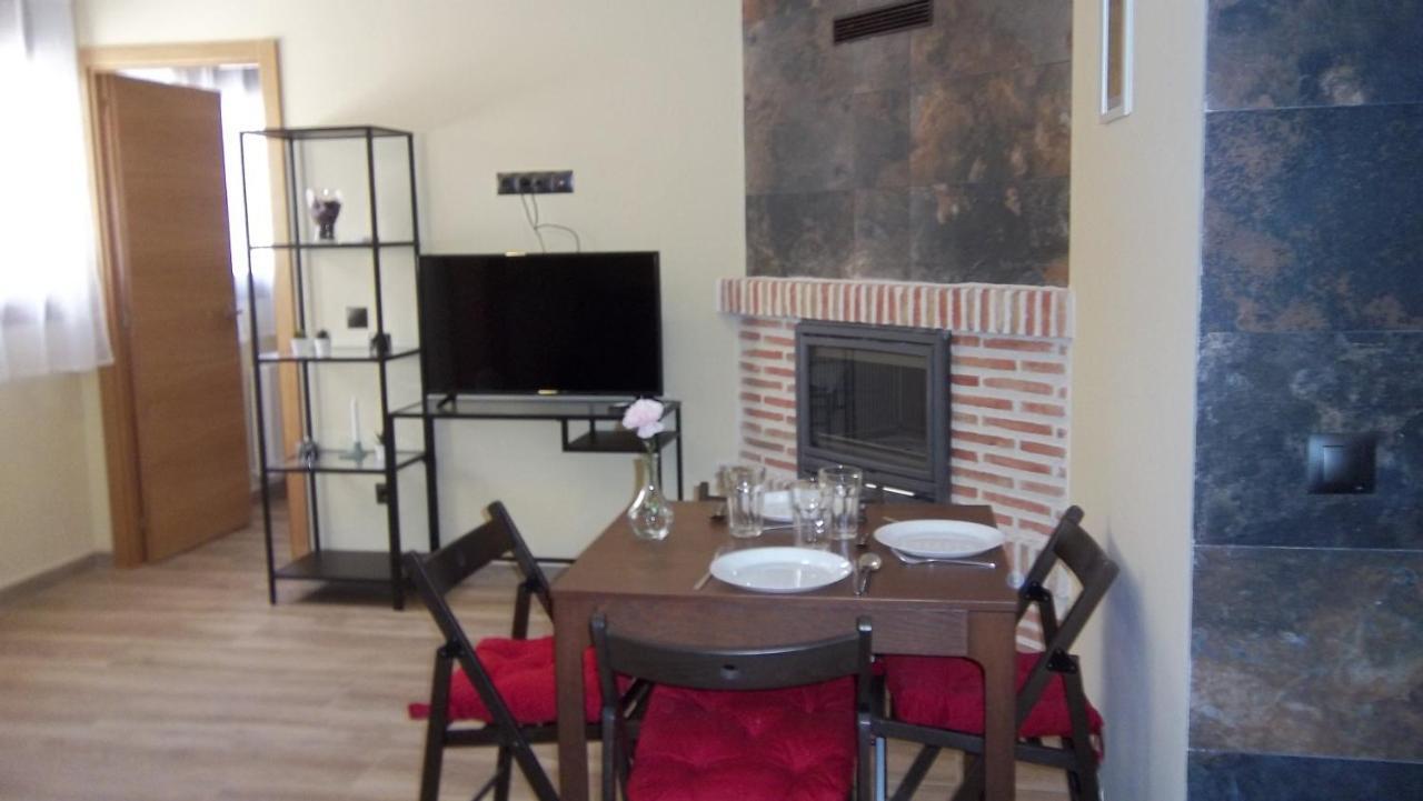 Apartamentos "Casa Rural De Aldea" Aldea del Fresno Екстер'єр фото