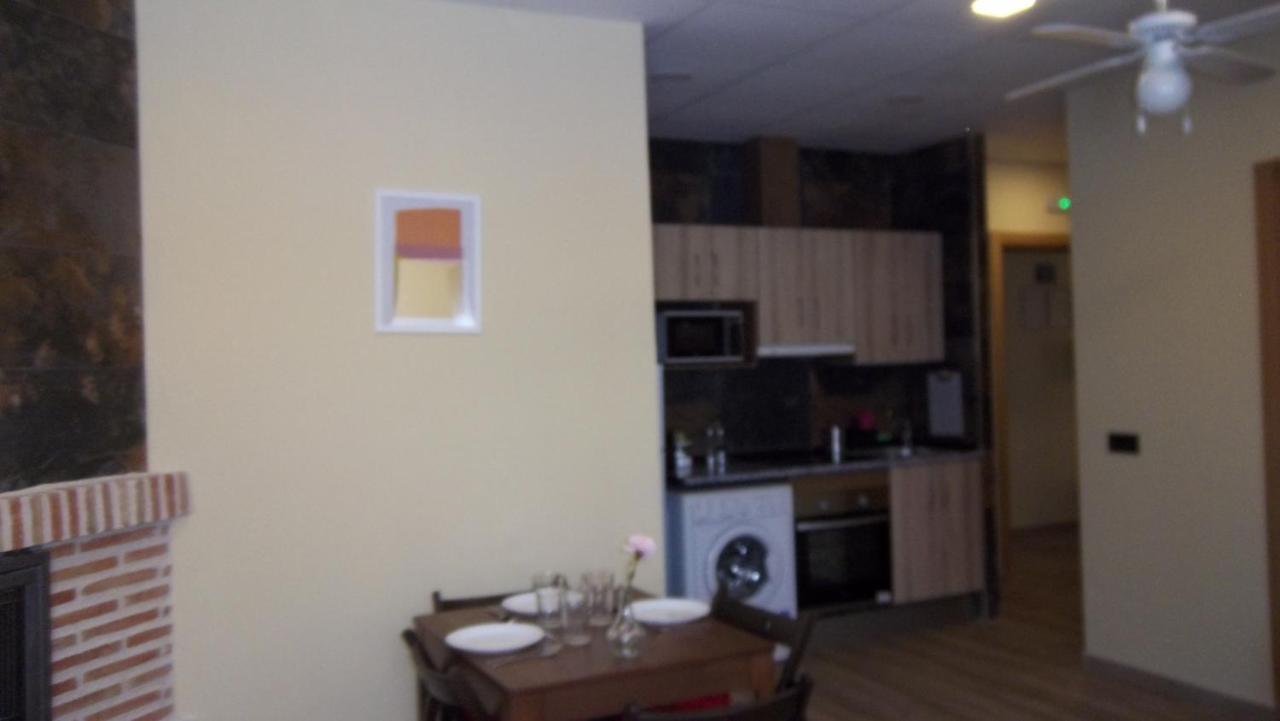 Apartamentos "Casa Rural De Aldea" Aldea del Fresno Екстер'єр фото
